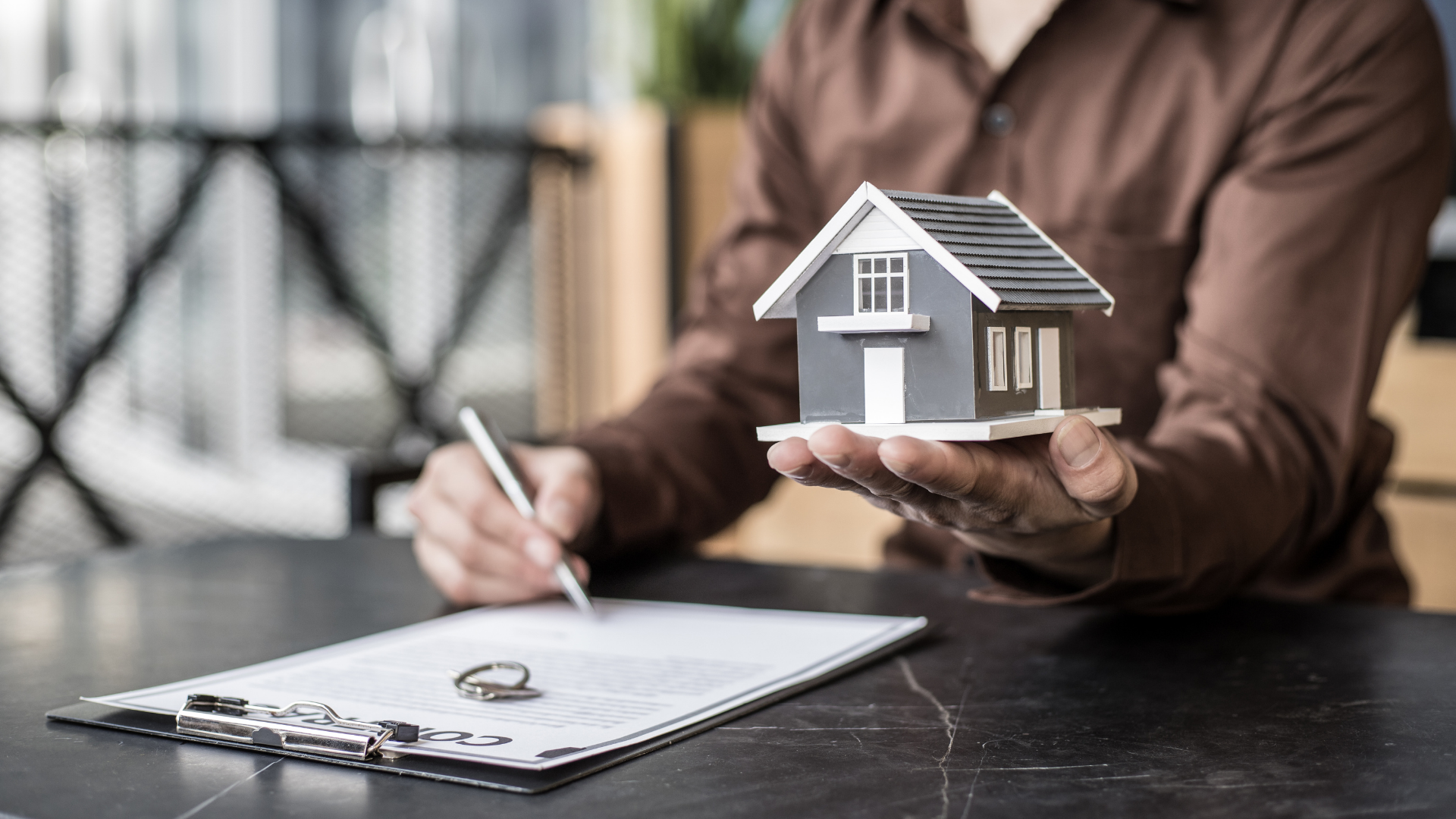 Capa do artigo 'Aprenda A Escolher Os Melhores Fundos Imobiliários' na categoria Investimento
