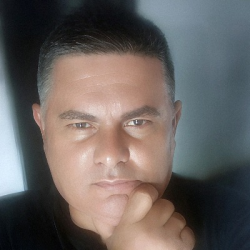 Valderjunior Silveira/imóveis Em Guaramiranga 