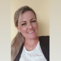Maira Fernanda Luebke Dalsenter Machado
