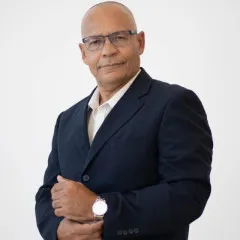 Carlos  Serra