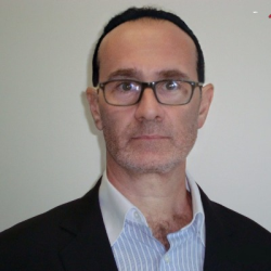 Alexandre R Esteves