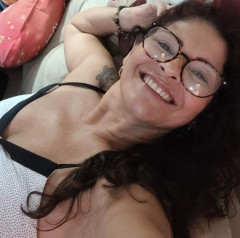 Cássia Esteves 